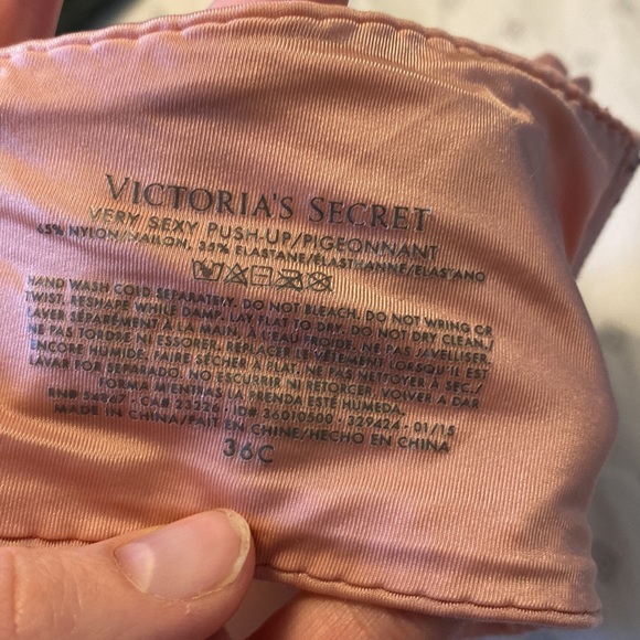 Victorias Secret Very Sexy Push Up Bra - Picture 8 of 8